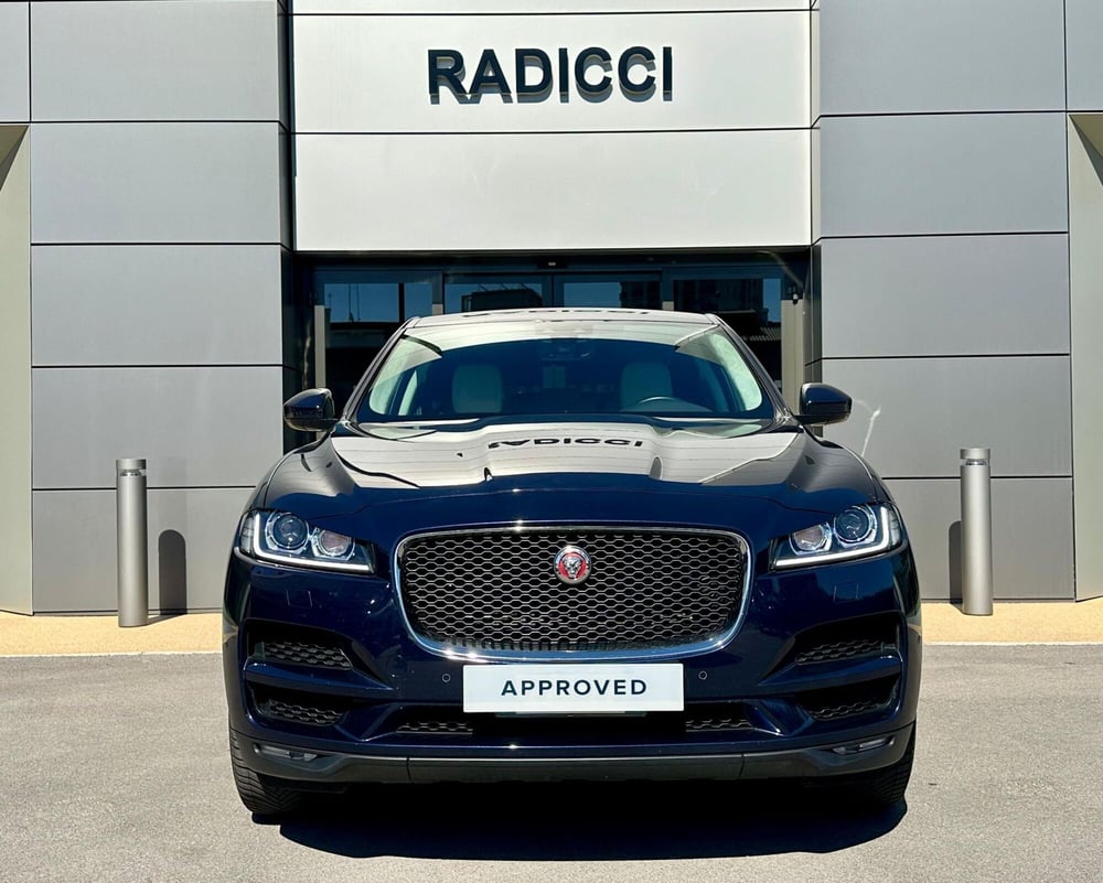 Jaguar F-Pace usata a Bari (8)