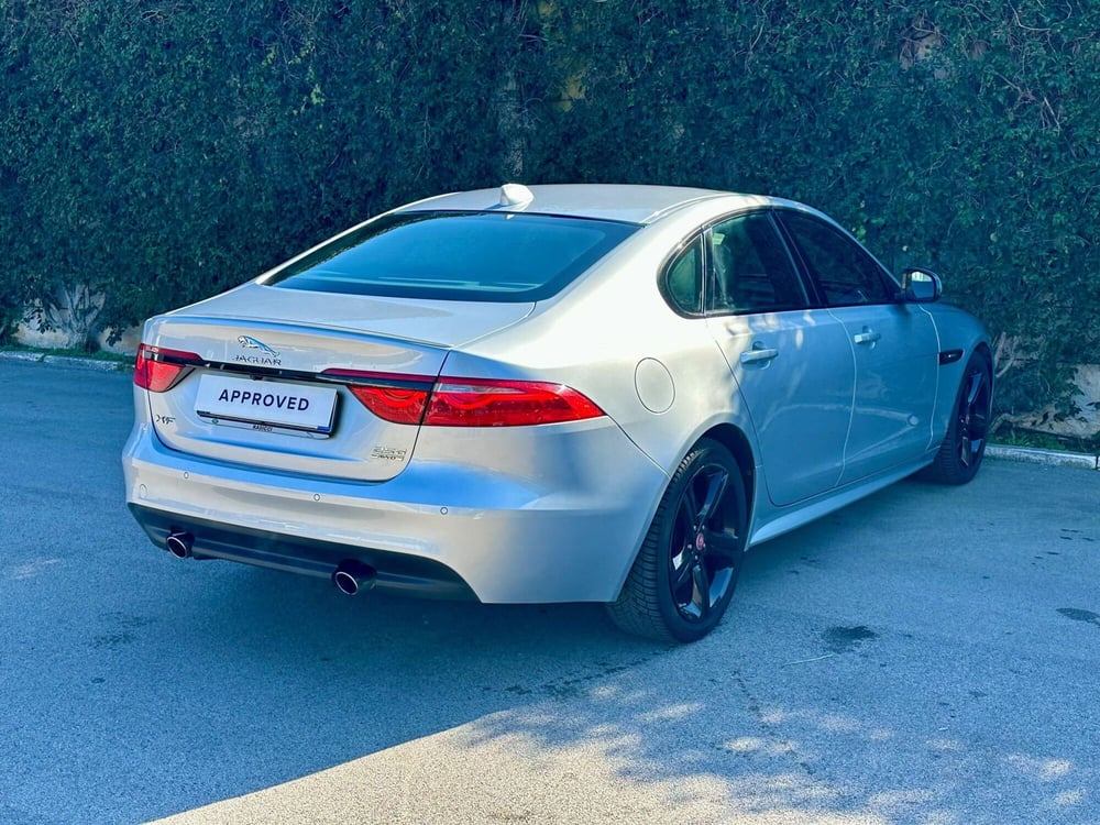 Jaguar XF usata a Bari (2)