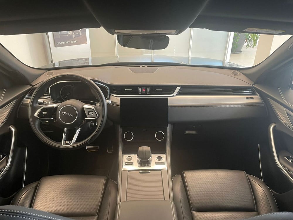 Jaguar F-Pace usata a Milano (4)