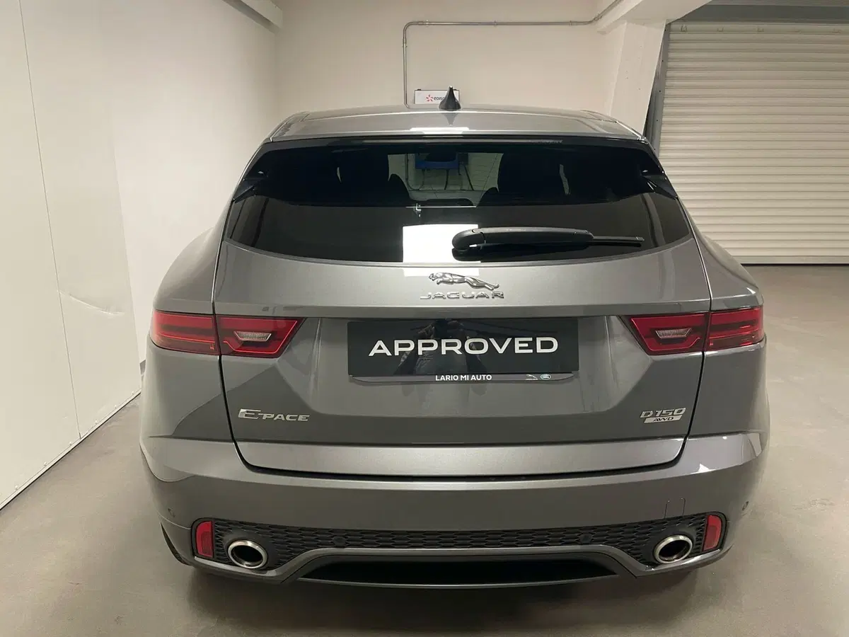 Jaguar E-Pace usata a Milano (7)