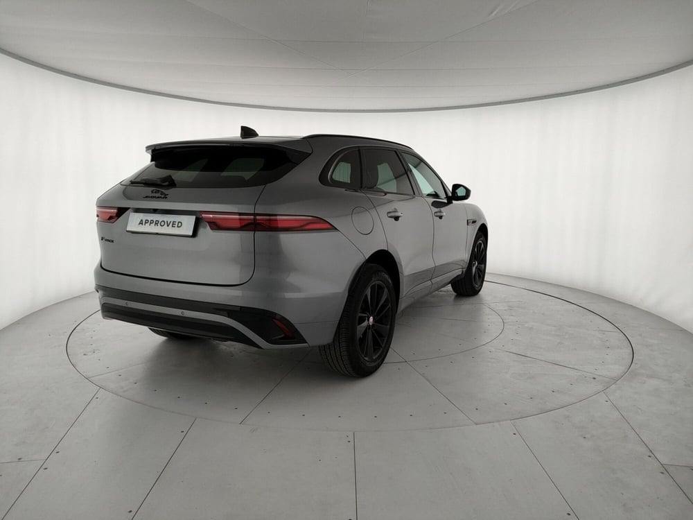 Jaguar F-Pace usata a Milano (3)