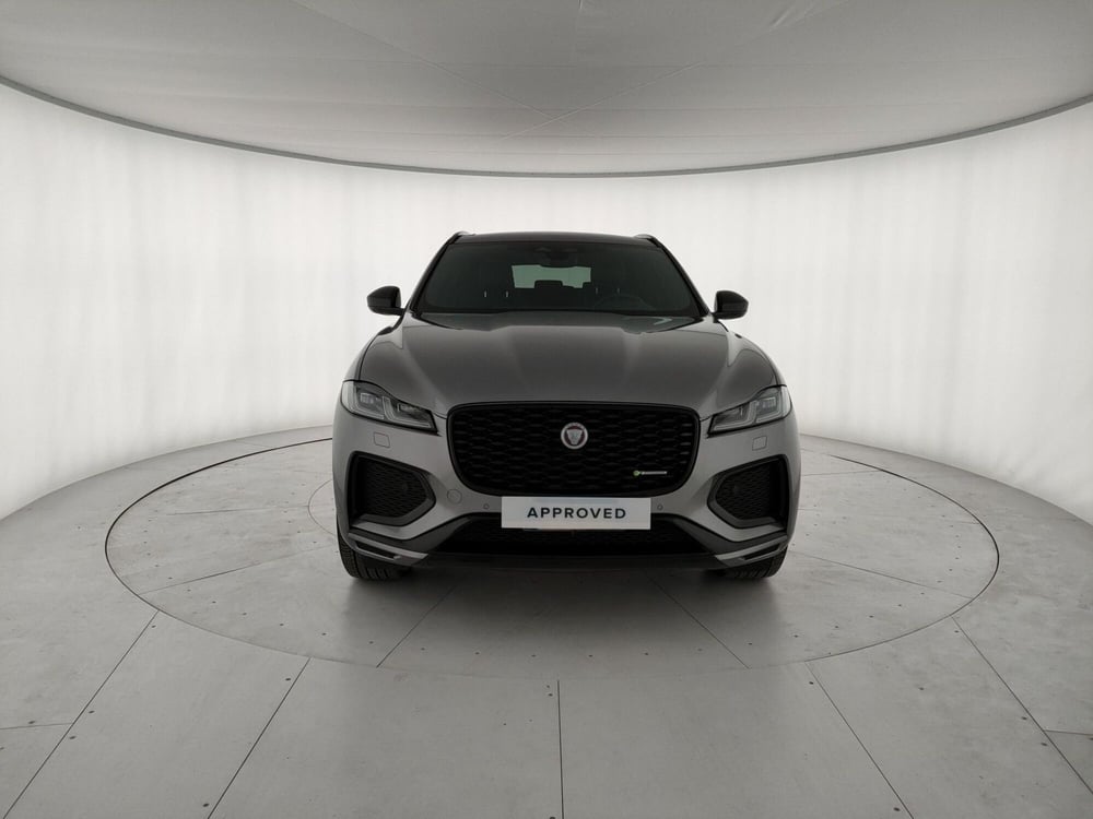 Jaguar F-Pace usata a Milano (8)