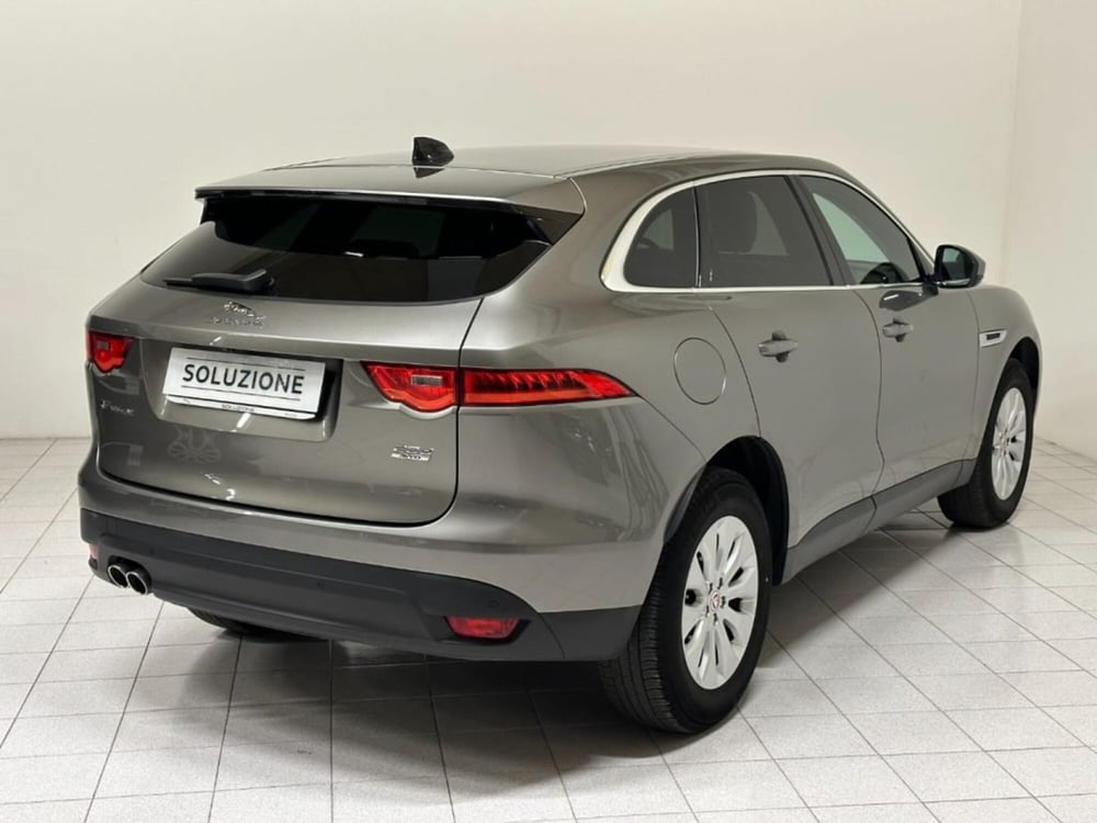 Jaguar F-Pace usata a Novara (2)