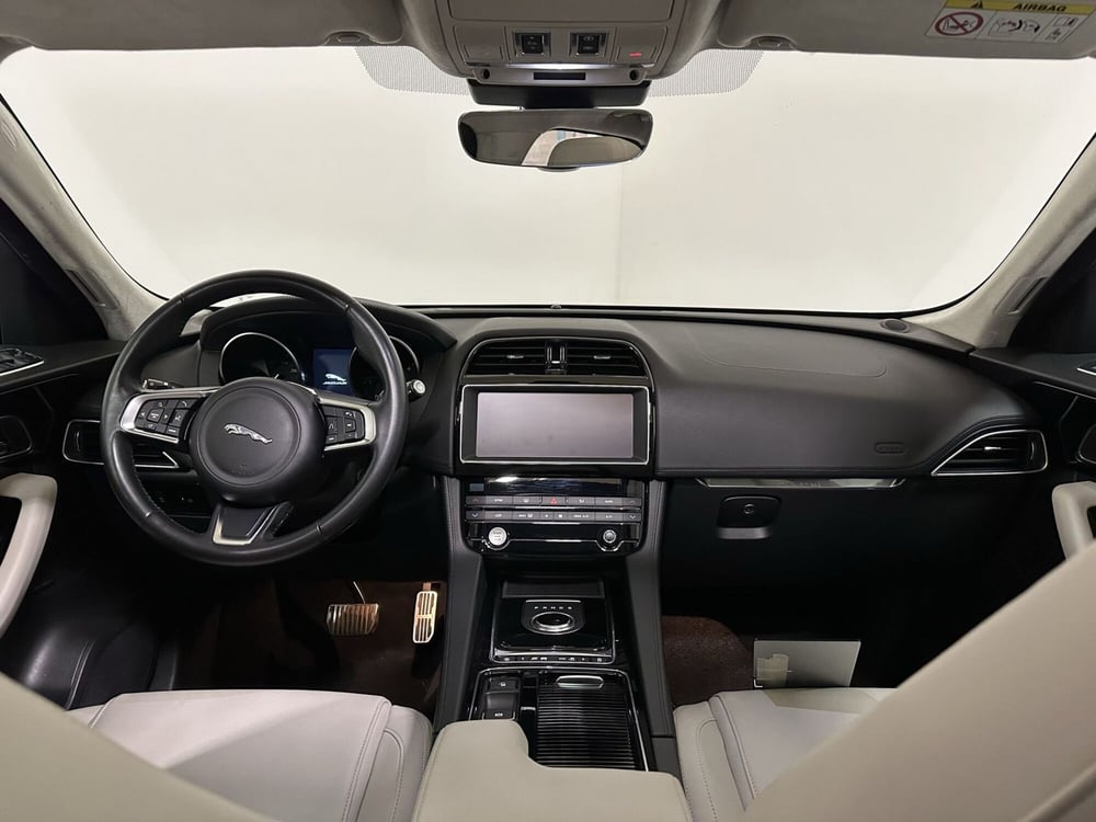 Jaguar F-Pace usata a Novara (4)