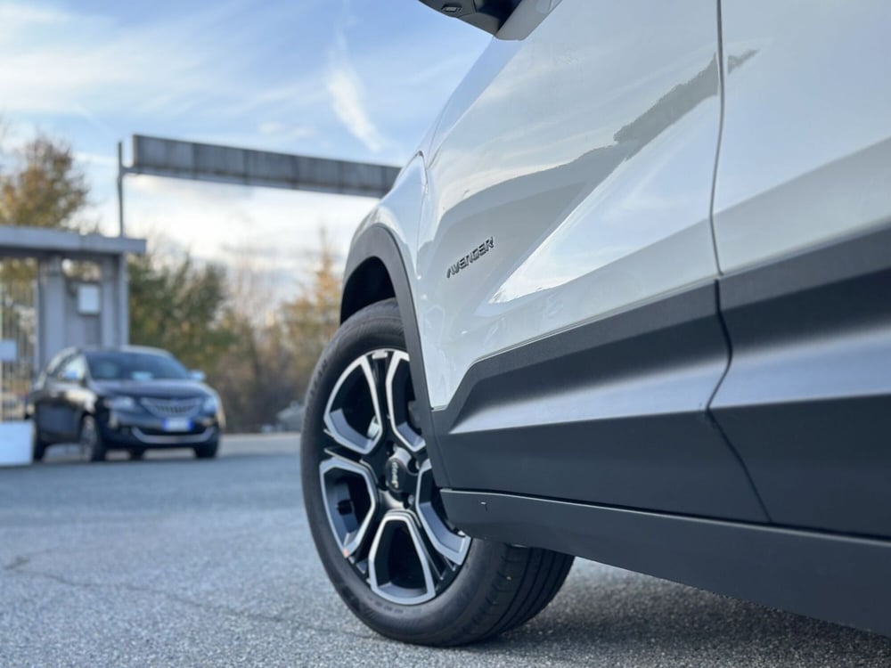 Jeep Avenger nuova a Torino (10)