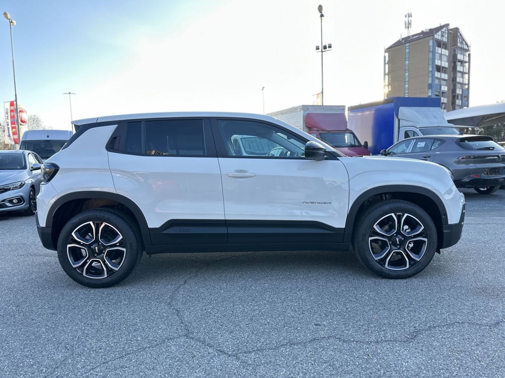 Jeep Avenger nuova a Torino (8)