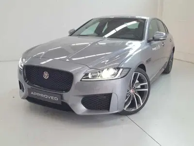 Jaguar XF 2.0 D 180 CV AWD aut. Chequered Flag del 2021 usata a Forli'