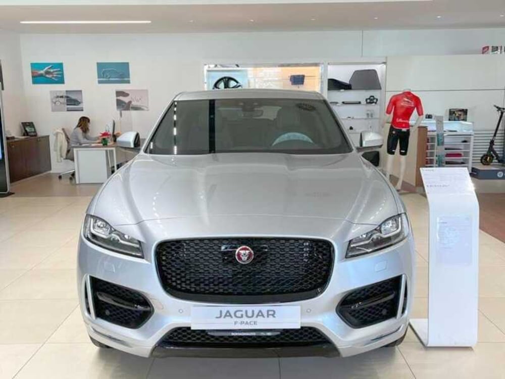 Jaguar F-Pace nuova a Forlì-Cesena (2)