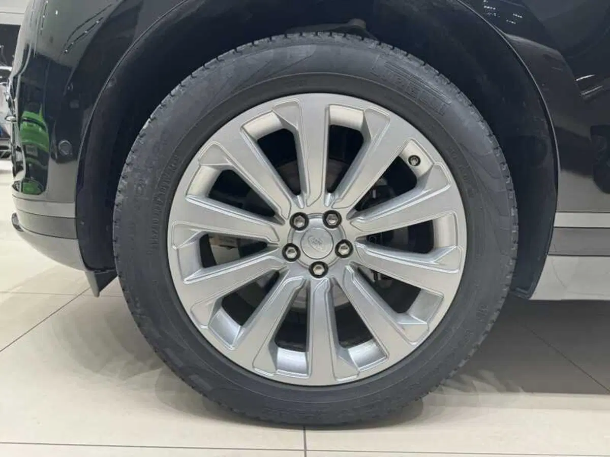 Land Rover Range Rover Velar usata a Forlì-Cesena (3)