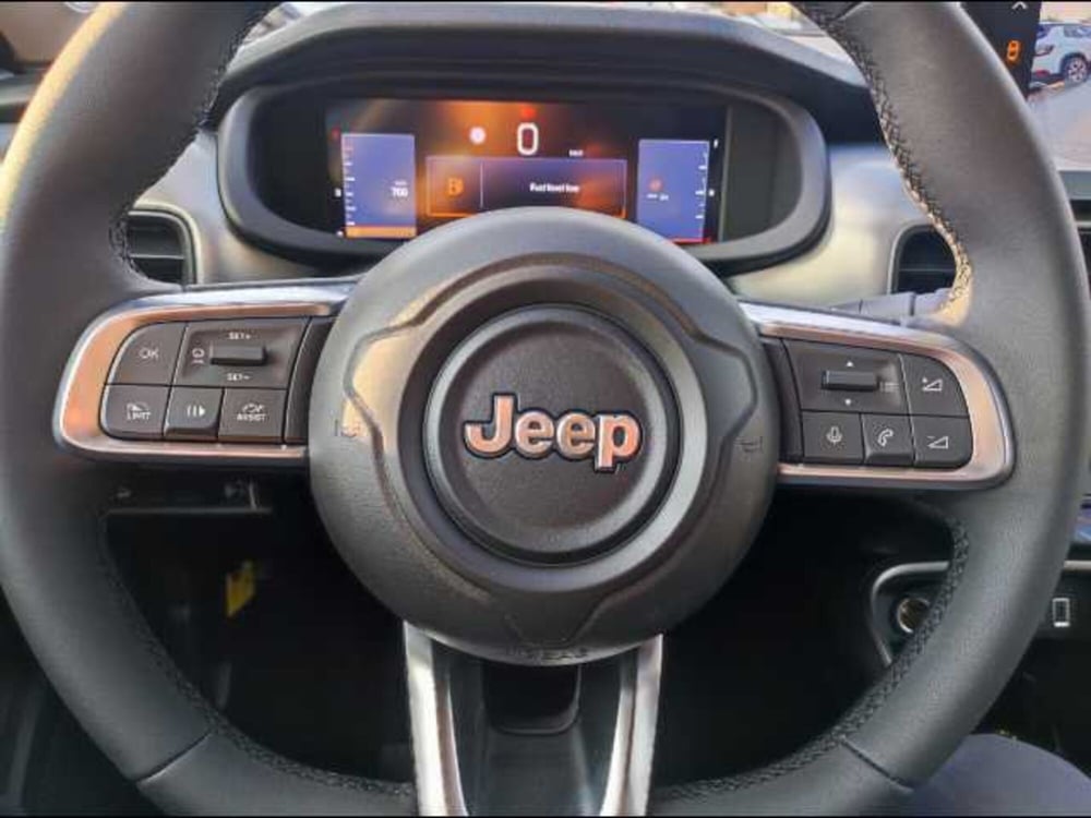 Jeep Avenger nuova a Roma (17)