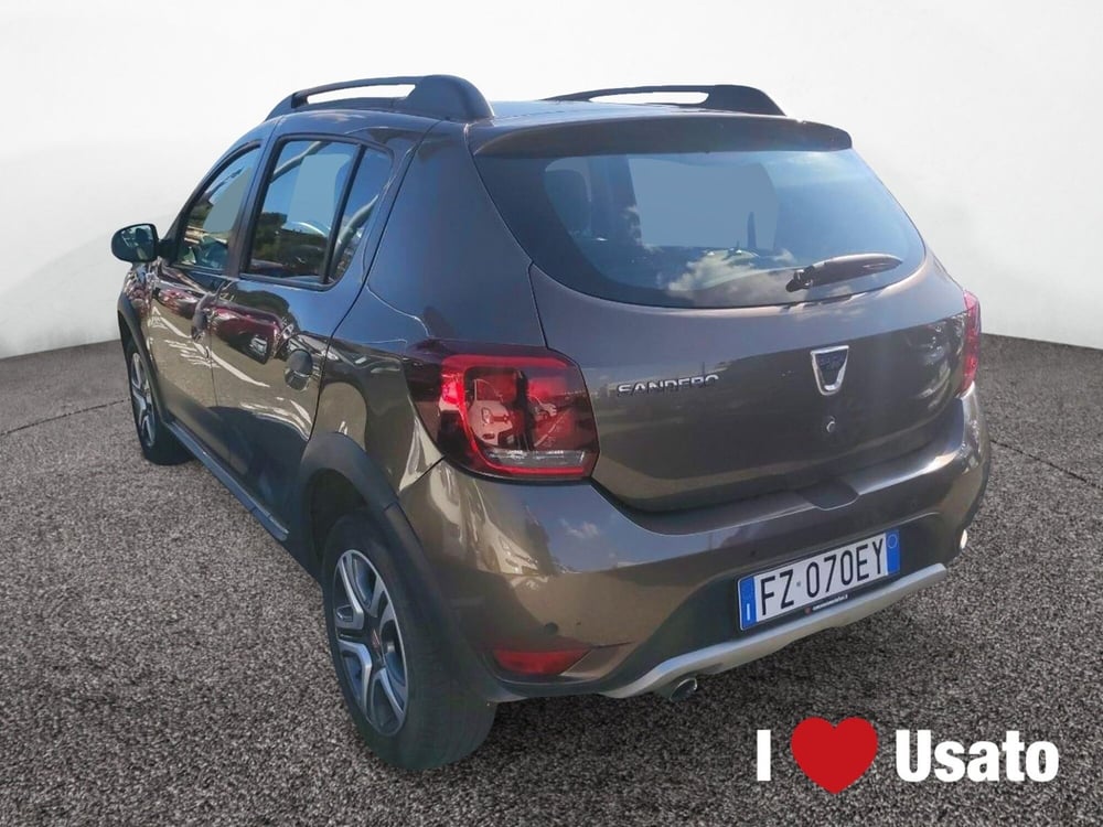 Dacia Sandero usata a Roma (4)