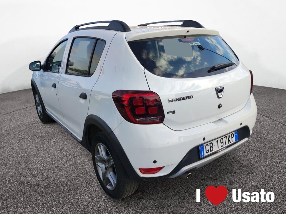 Dacia Sandero usata a Roma (4)