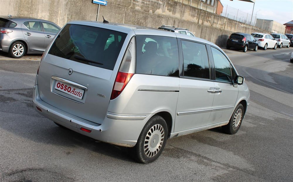 Lancia Phedra usata a Udine (3)