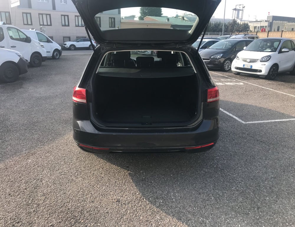 Volkswagen Passat Variant usata a Milano (9)