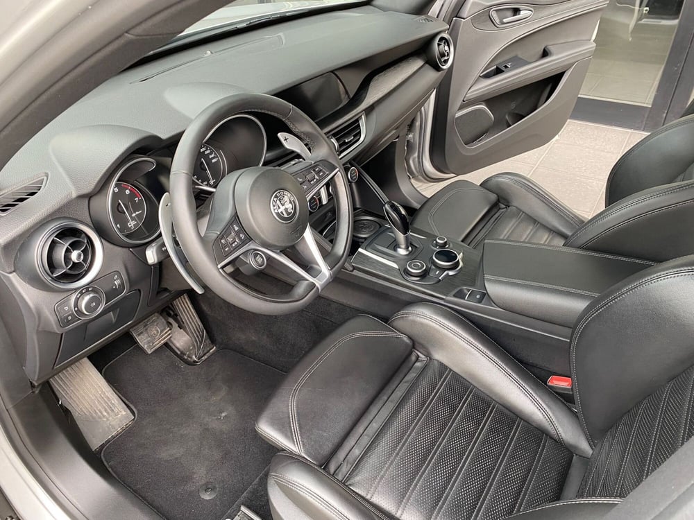 Alfa Romeo Stelvio usata a Reggio Emilia (8)