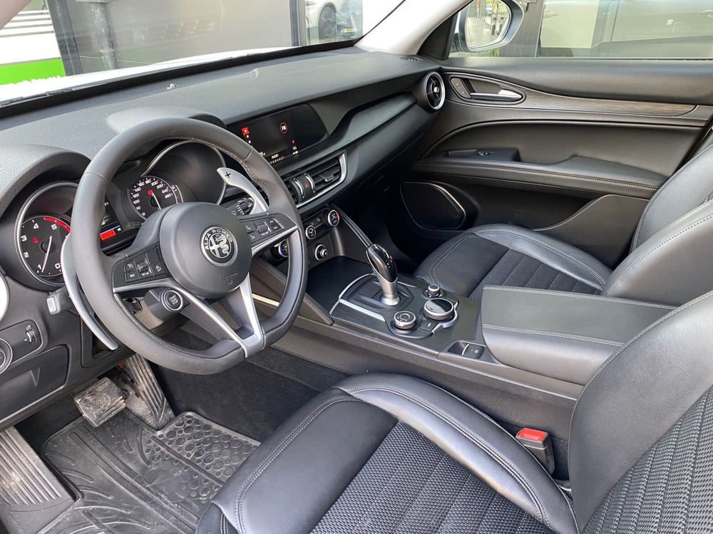 Alfa Romeo Stelvio usata a Reggio Emilia (9)