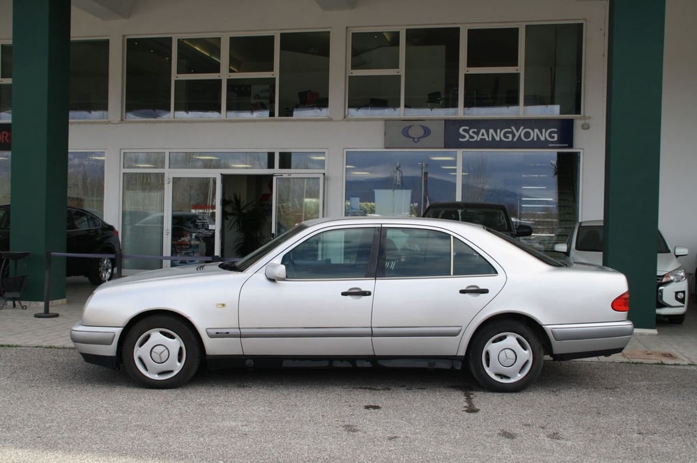 Mercedes-Benz Classe E usata a Pordenone (2)