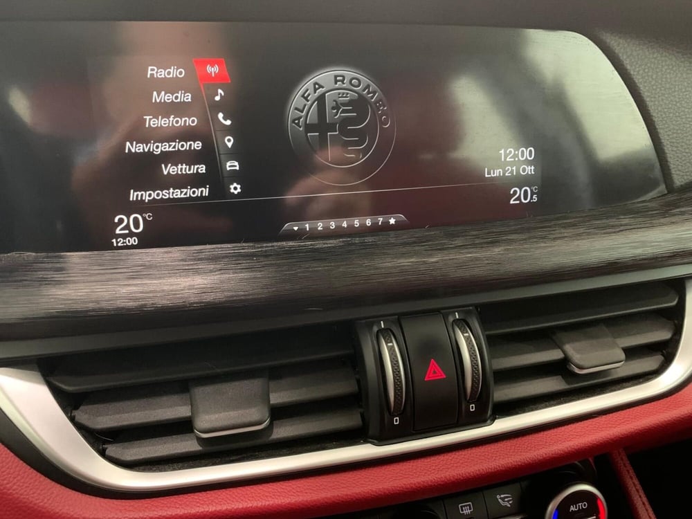 Alfa Romeo Stelvio usata a Como (14)