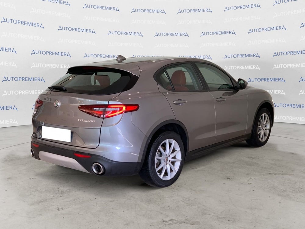 Alfa Romeo Stelvio usata a Como (5)