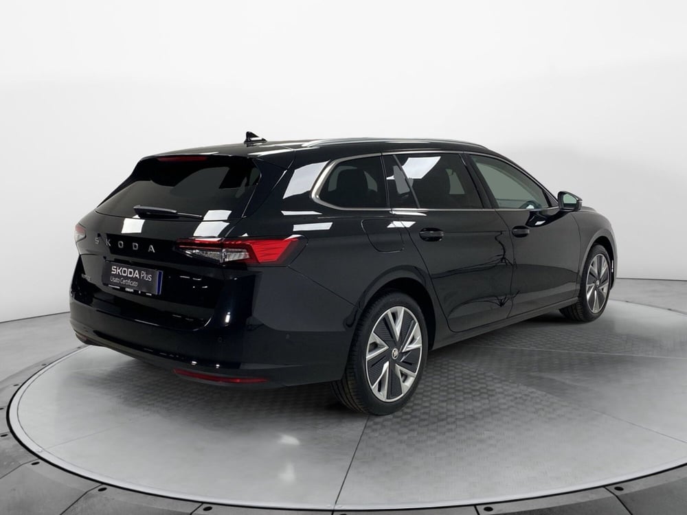 Skoda Superb Station Wagon nuova a Varese (6)