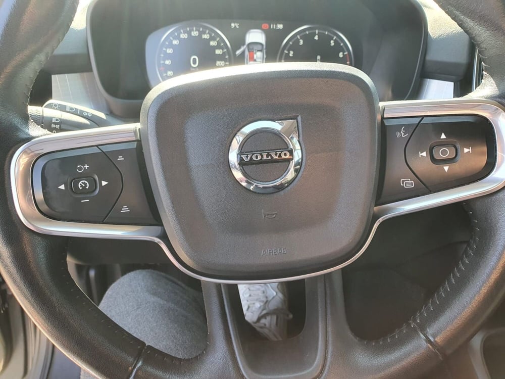 Volvo XC40 usata a Rimini (9)