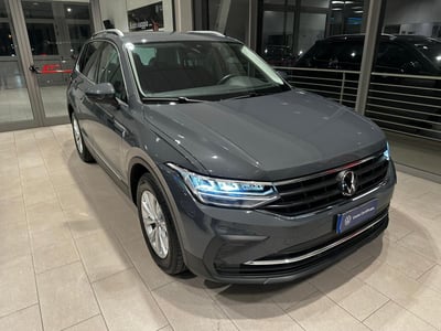 Volkswagen Tiguan 2.0 TDI 150 CV SCR DSG Life del 2023 usata a Avezzano