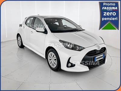 Toyota Yaris 1.0 5 porte Active  del 2023 usata a Milano