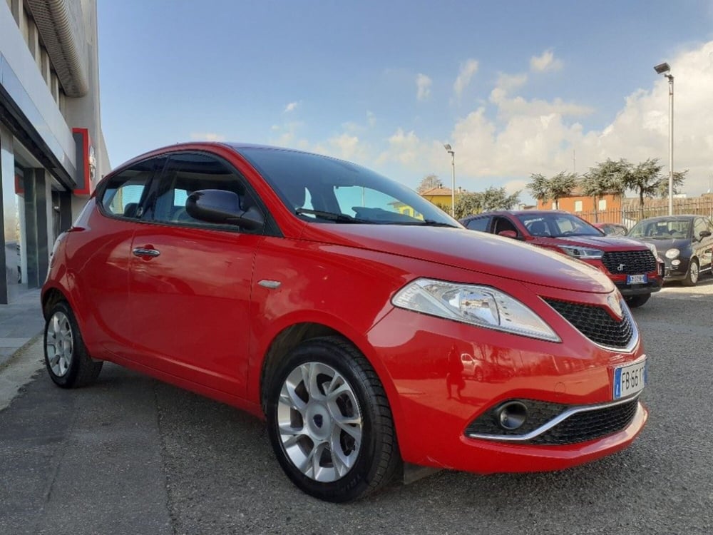 Lancia Ypsilon usata a Modena (4)