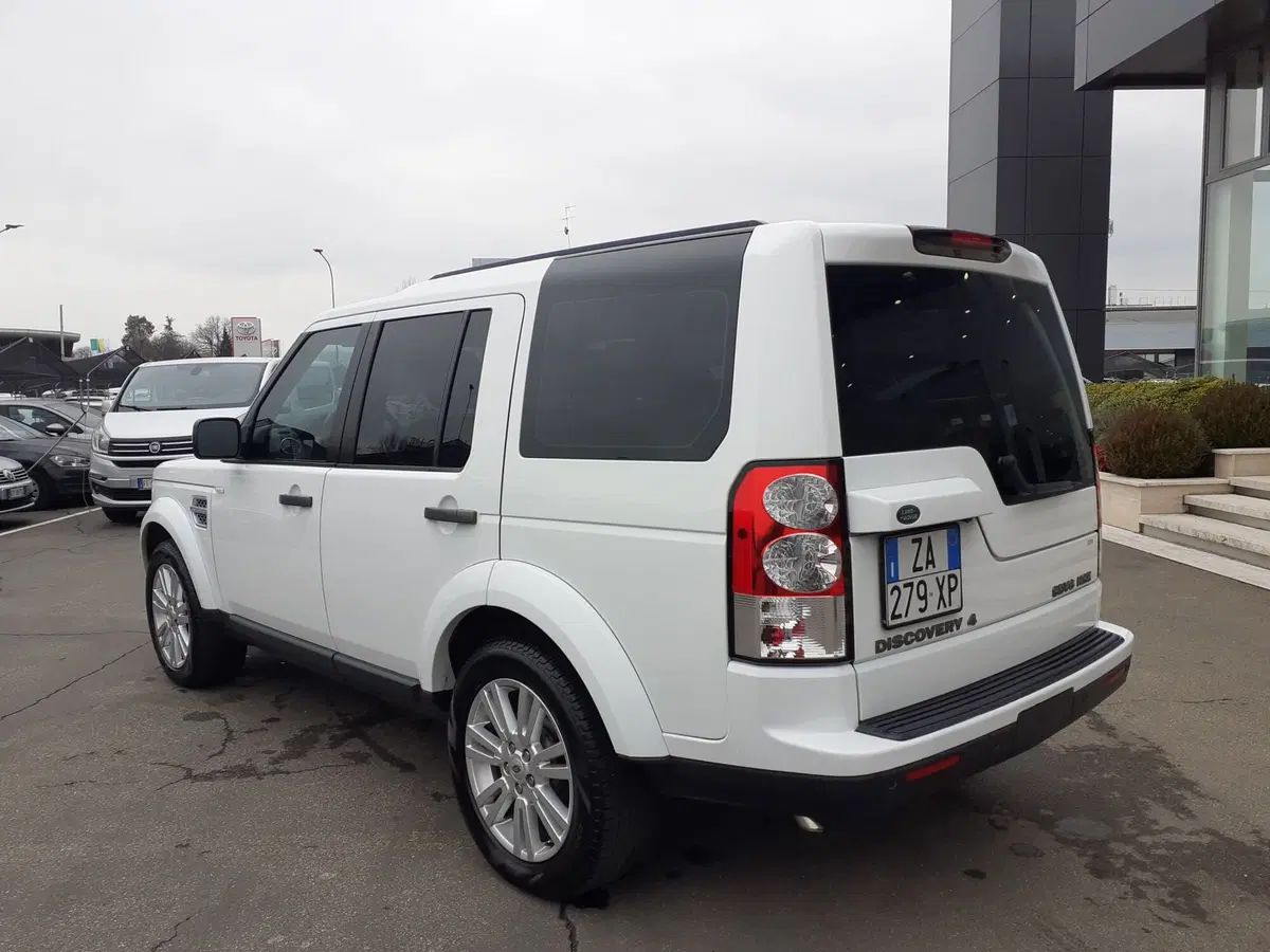 Land Rover Discovery usata a Modena (8)