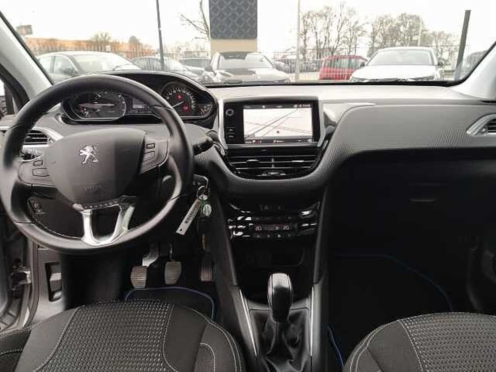 Peugeot 208 usata a Milano (11)