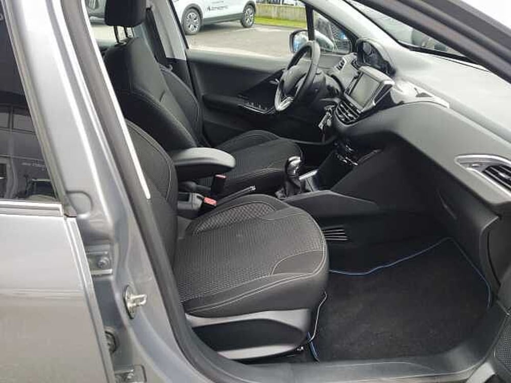 Peugeot 208 usata a Milano (9)