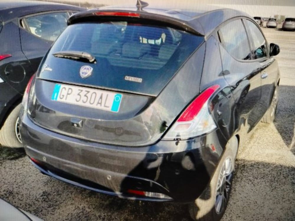 Lancia Ypsilon usata a Forlì-Cesena (4)