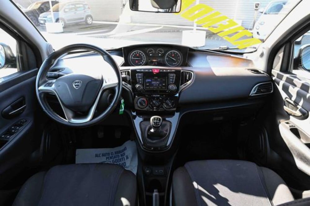 Lancia Ypsilon usata a Torino (11)