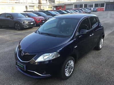 Lancia Ypsilon 1.2 69 CV 5 porte Gold  del 2017 usata a Varese