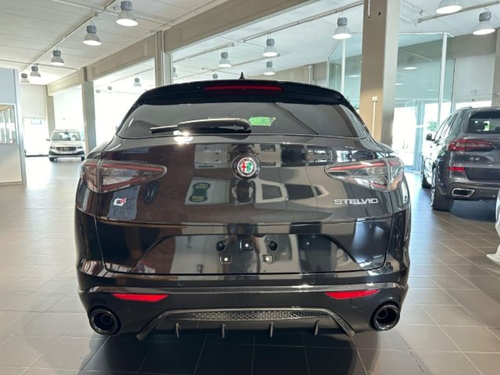 Alfa Romeo Stelvio nuova a Bologna (4)