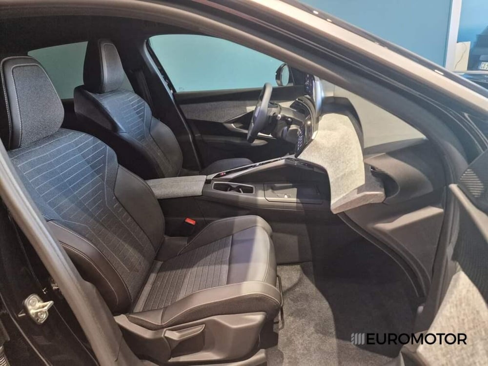 Peugeot 3008 nuova a Bari (13)
