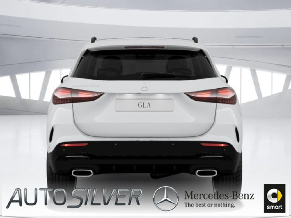 Mercedes-Benz GLA SUV nuova a Verona (4)