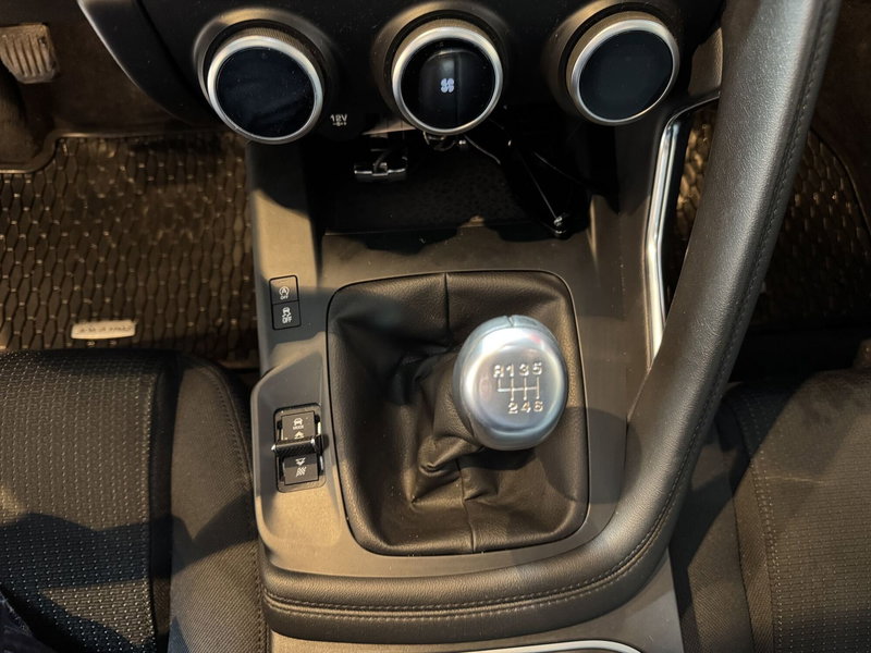 Jaguar E-Pace usata a Pistoia (11)