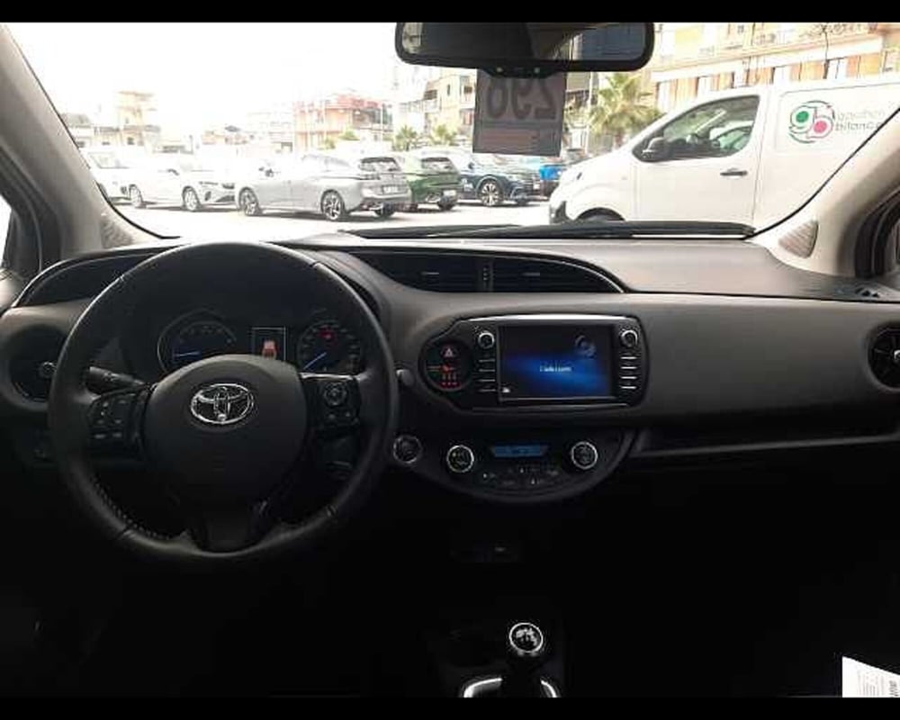 Toyota Yaris usata a Napoli (9)