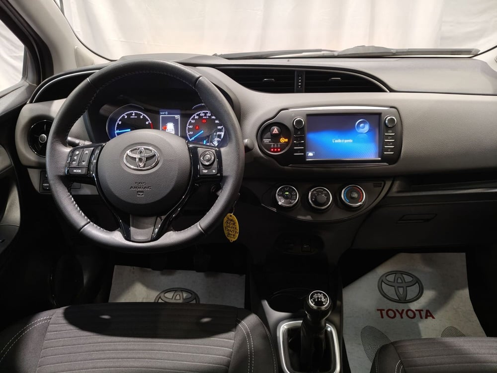 Toyota Yaris usata a Roma (11)