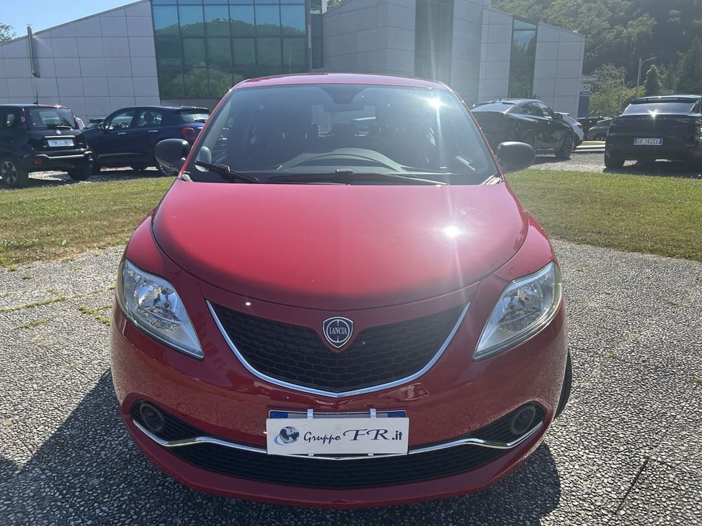 Lancia Ypsilon usata a La Spezia (2)