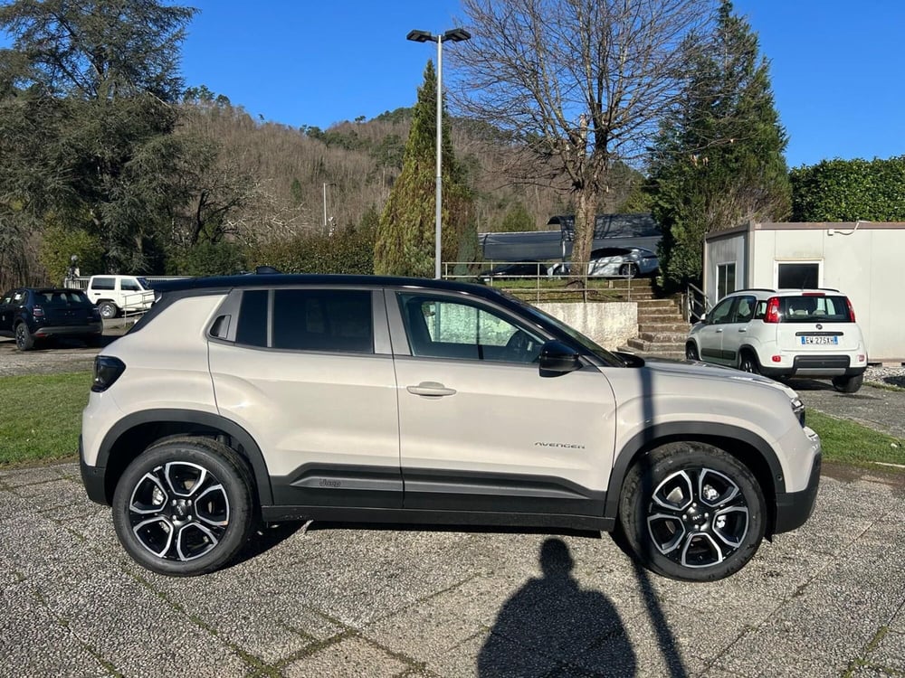 Jeep Avenger nuova a La Spezia (7)