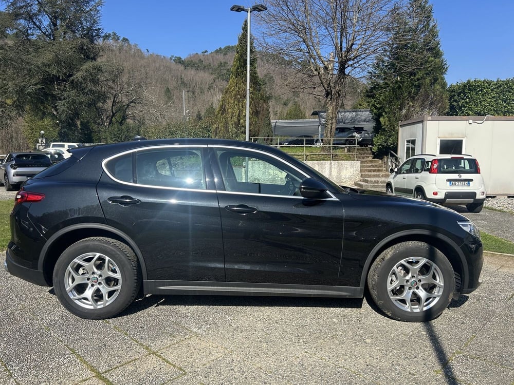 Alfa Romeo Stelvio usata a La Spezia (8)