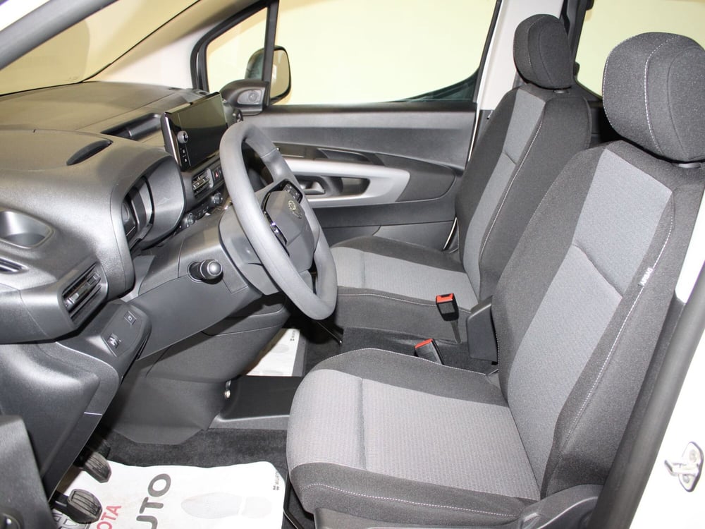 Toyota Proace City Verso nuova a Firenze (5)