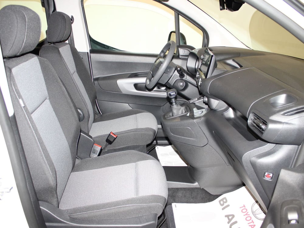 Toyota Proace City Verso nuova a Firenze (6)