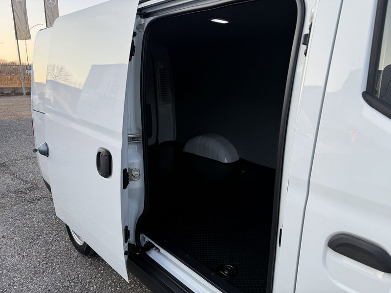 Maxus eDeliver3 nuova a Monza e Brianza (12)