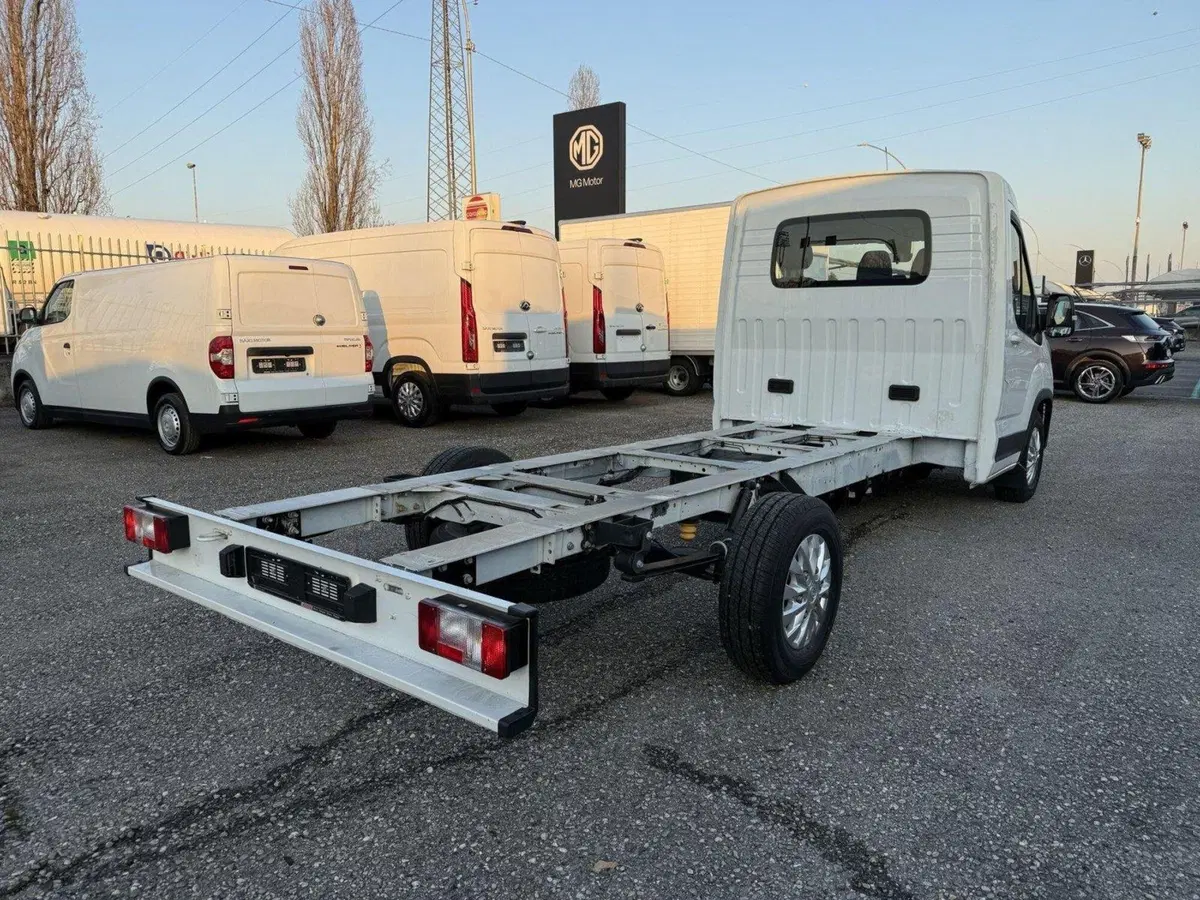 Maxus eDeliver9 Telaio nuova a Monza e Brianza (4)