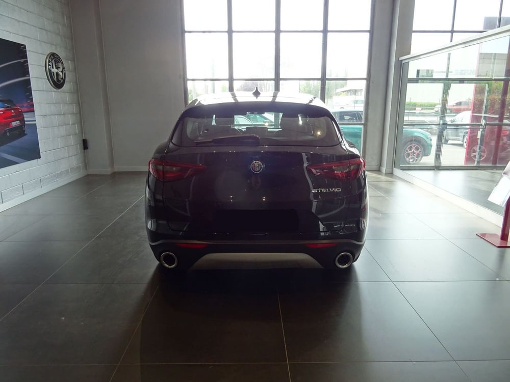 Alfa Romeo Stelvio usata a Lucca (4)