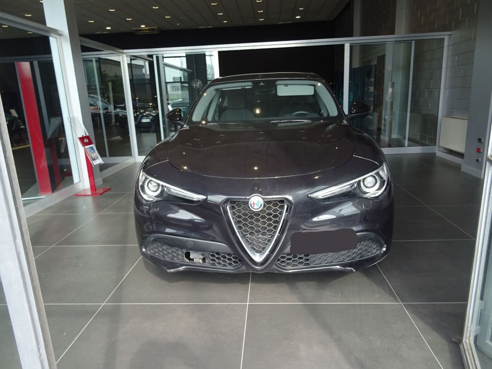 Alfa Romeo Stelvio usata a Lucca (8)