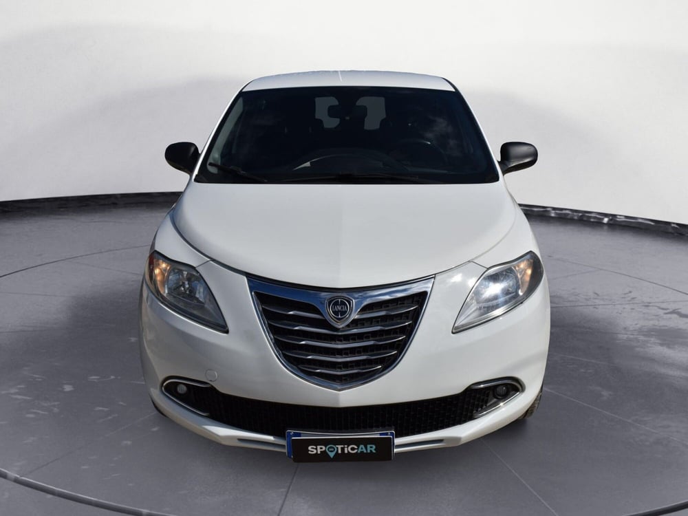 Lancia Ypsilon usata a Catania (2)